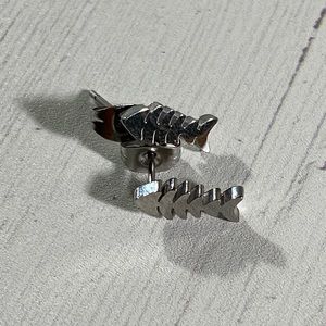 Fish Bone Studs